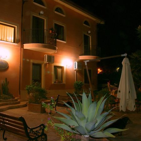 Villa Aurora Le Castella  Exterior photo